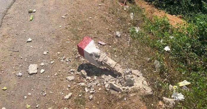 Concrete pillar on National Highway 1 section passing through Ninh Hoa ward, Khanh Hoa province after the accident. Photo: Khanh Hoa