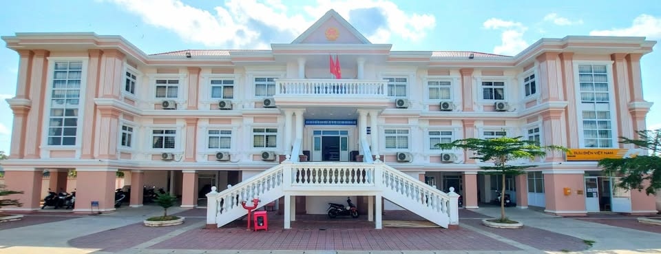 Luong The Tran commune, Ca Mau province is seeking people's opinions to establish a ward. Photo: Nhat Ho
