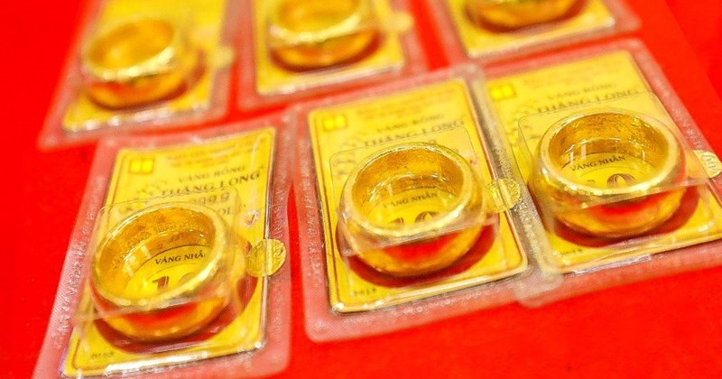 Vàng tiếp tục giảm giá