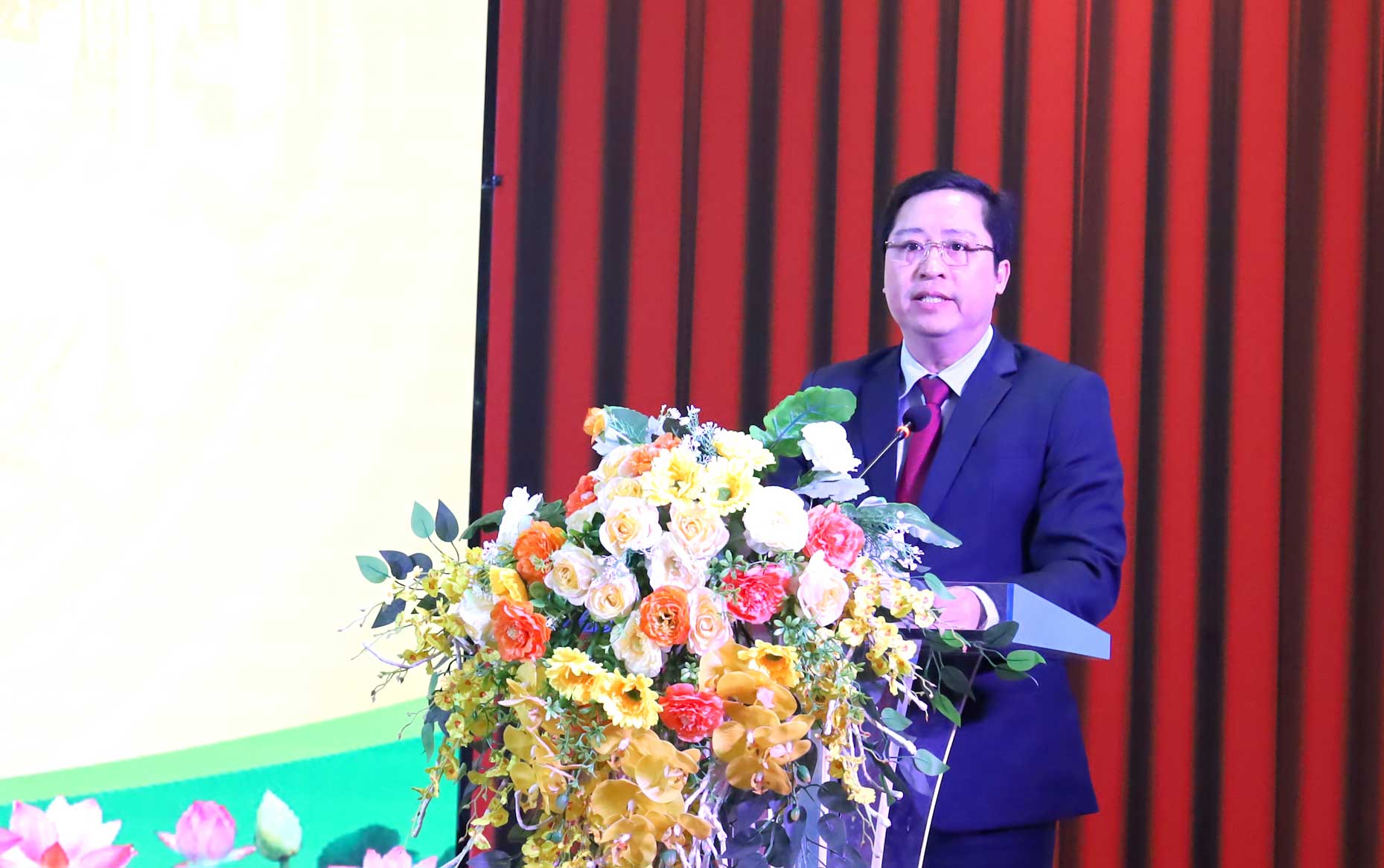 Đồng chí Dương Quốc Huy - Ủy viên Ban Chấp hành Trung ương Đảng, Bí thư Tỉnh ủy phát biểu tại Hội nghị. Ảnh: Nguyễn Hiên