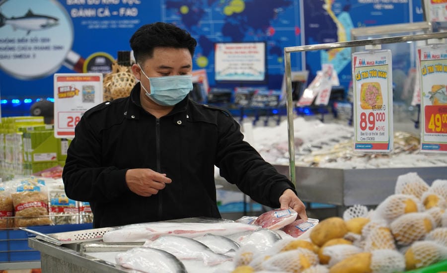 Purchasing power of many consumer goods groups recorded positive growth. Photo: Ngoc Le