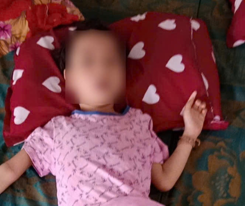 Father seriously ill, baby An Nhien suffers from cerebral palsy, causing the family to fall into misery... Photo: Family provided