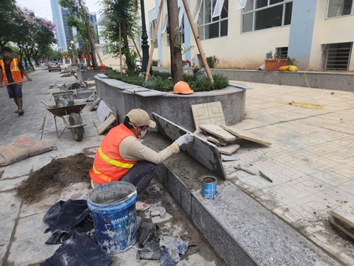 Những hạng mục cuối cùng đang được hoàn thiện. Ảnh: Minh Hạnh