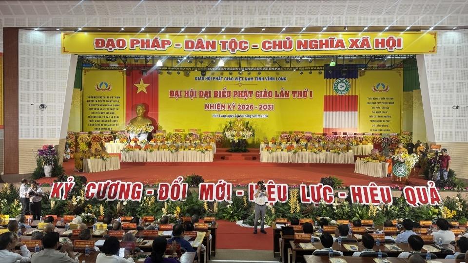 Overview of the 1st Vinh Long Provincial Buddhist Congress, term 2026 - 2031 with the participation of central and provincial leaders and a large number of delegates. Photo: Hoang Loc