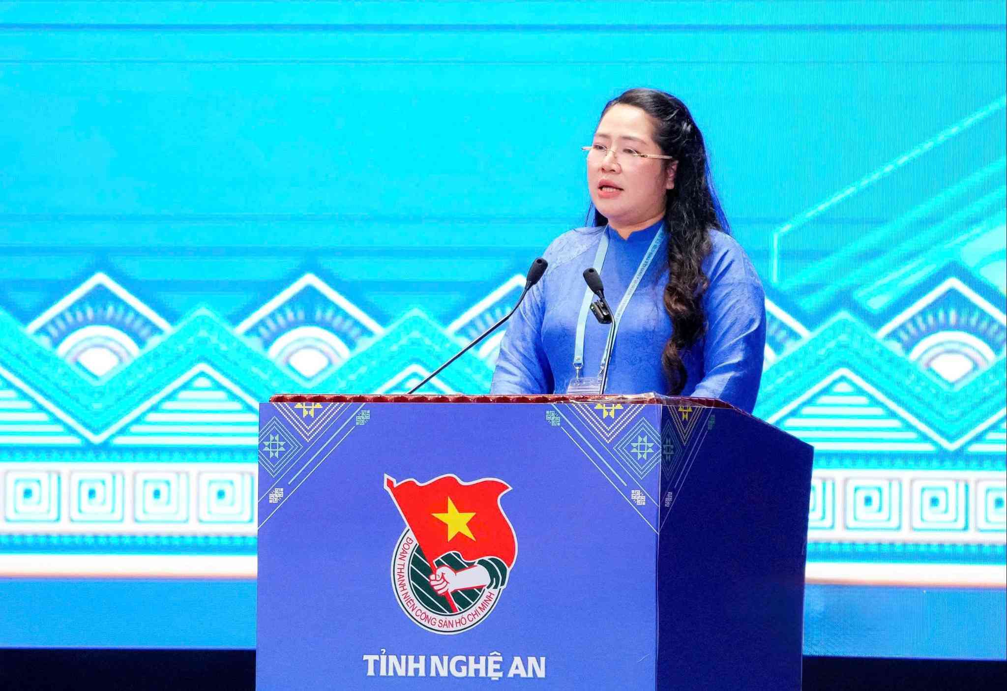 Comrade Nguyen Thi Phuong Thuy was transferred and appointed to hold the position of Secretary of the Party Committee of Kim Lien commune for the term 2025 - 2030. Photo: Ngoc Anh