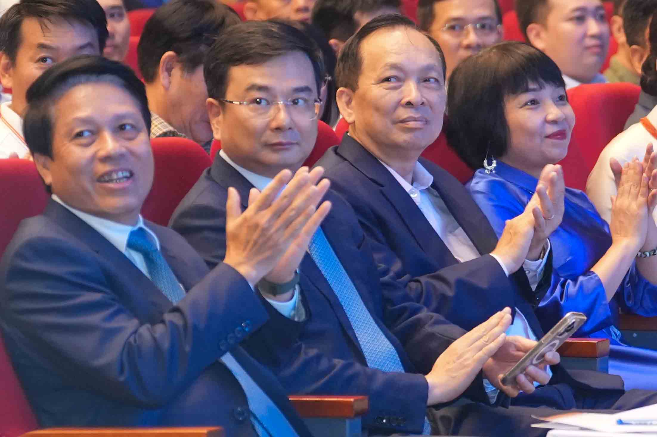 Các đại biểu tham dự Lễ bế mạc. Ảnh: Hữu Chánh 