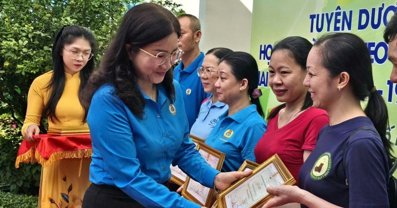 SAGRI trao hơn 200 triệu đồng chăm lo công nhân
