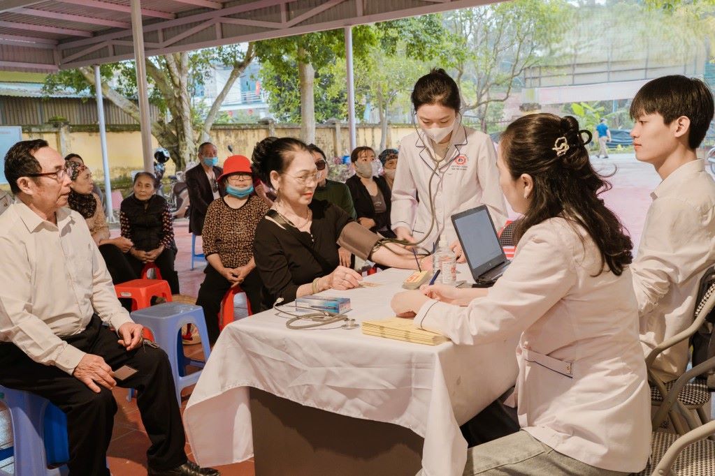 Quang Ninh Provincial General Hospital organizes free health check-ups for people in Quang Duc and Duong Hoa communes, March 2026. Photo: Quang Ninh Newspaper, Radio and Television