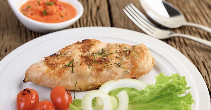 Vì sao bạn nên thường xuyên tự làm cà ri gà bơ tại nhà
