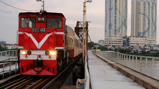 Cầu Long Biên thông xe trở lại từ ngày 27.5 sau gần 2 tháng sửa chữa. Ảnh: Linh Thương