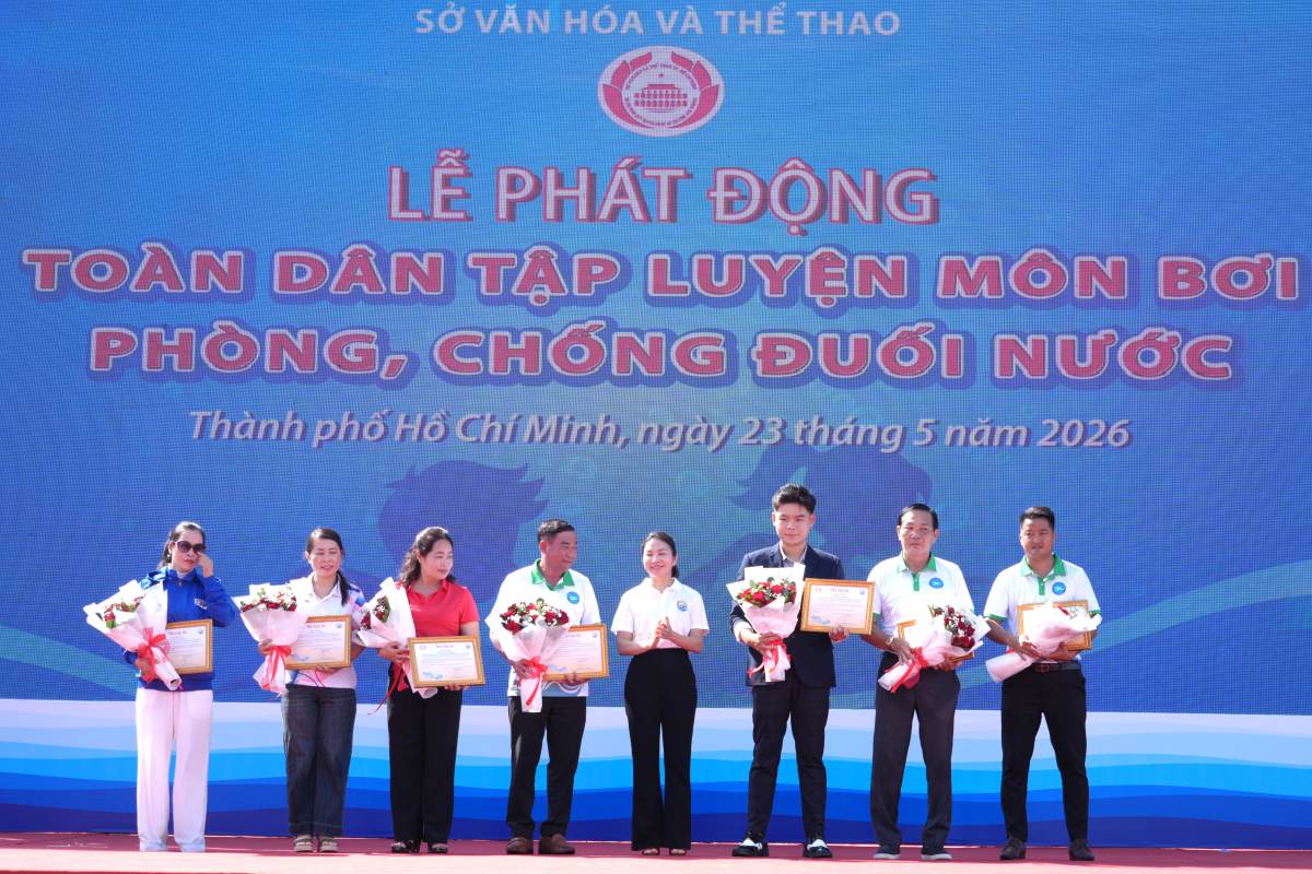 Ho Chi Minh City launches swimming practice and drowning prevention in 2026. Photo: Thanh An
