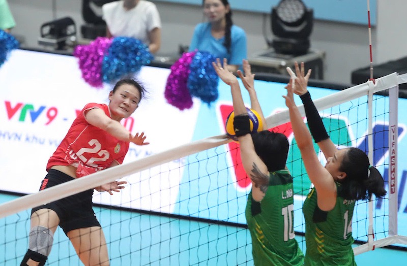 VTV Binh Dien Long An meets Jiangsu in the VTV9 - Binh Dien 2026 Volleyball Cup final. Photo: Nguyen Dang