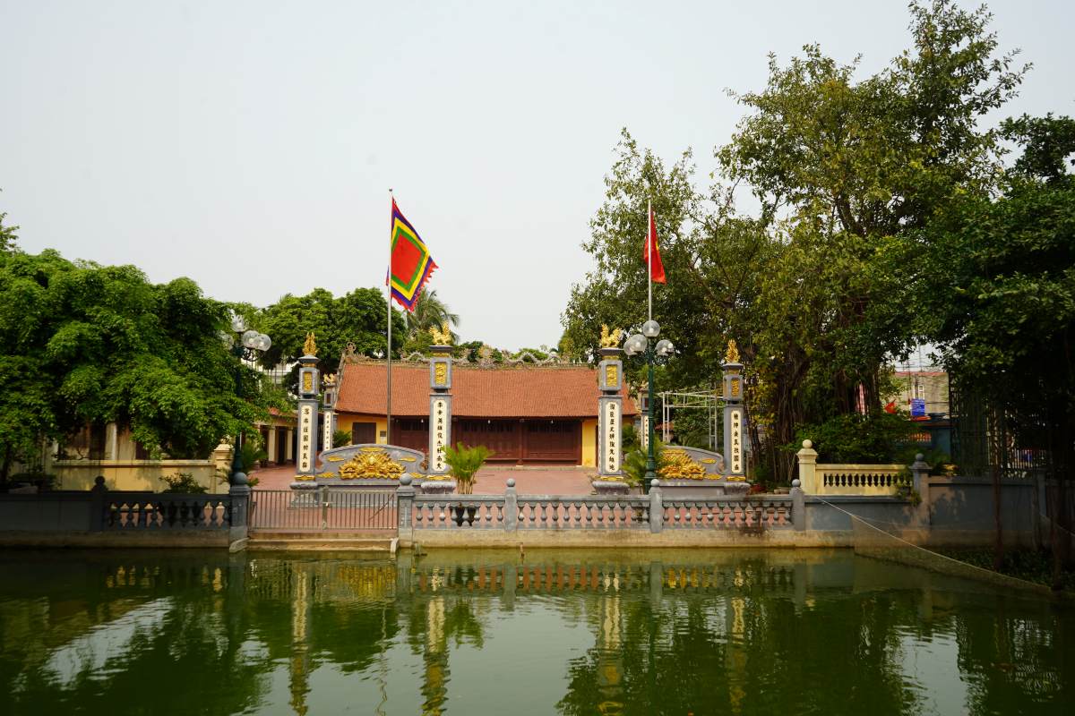 Kiến trúc độc đáo mang đậm phong cách vùng quê Bắc Bộ với “cây đa - giếng nước - sân đình“. Ảnh: Mai Dung