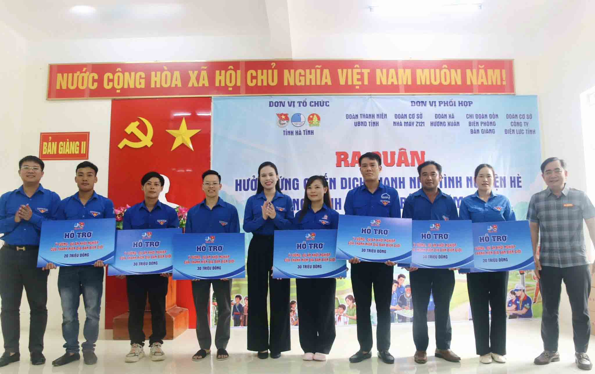 Huy động nguồn lực thực hiện các hoạt động vì cộng đồng của tuổi trẻ Hà Tĩnh. Ảnh: Đoàn Tuấn