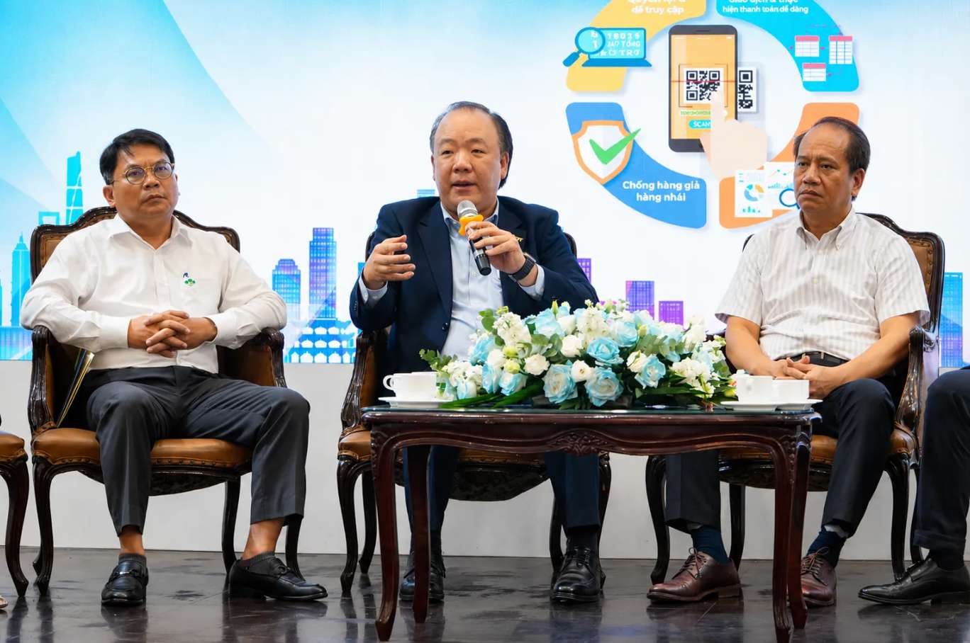 Mr. Tran Huu Linh, Director of the Domestic Market Management and Development Department, emphasized that traceability is gradually becoming a mandatory requirement instead of just stopping at the level of encouragement. Photo: Thach Lam
