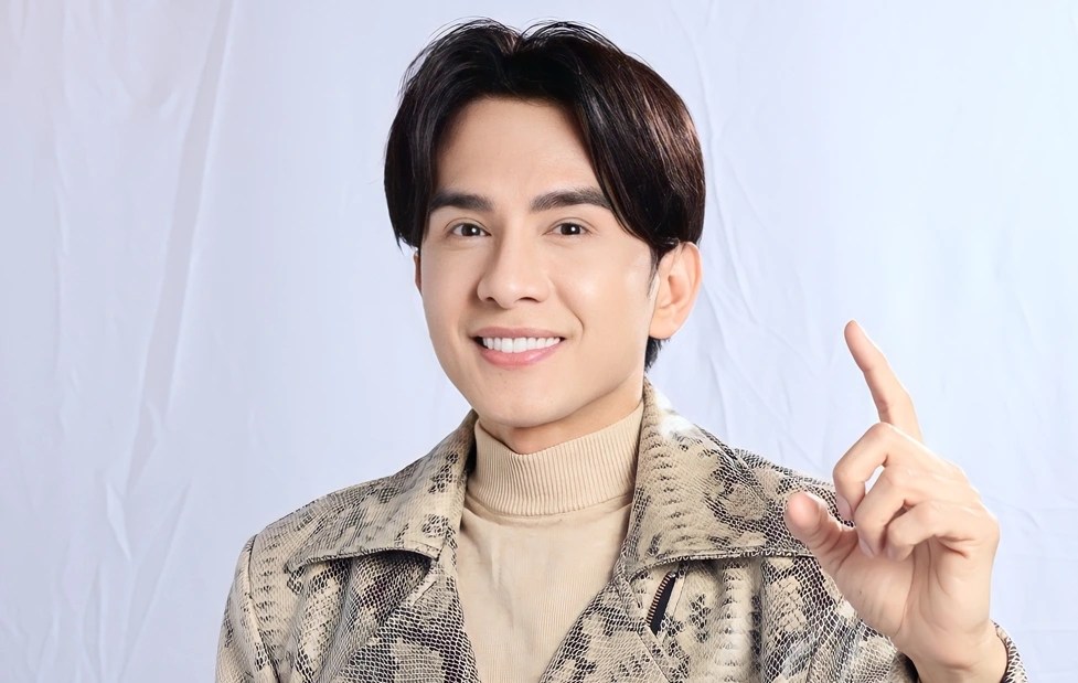 Singer Dan Truong. Photo: Artist provided.