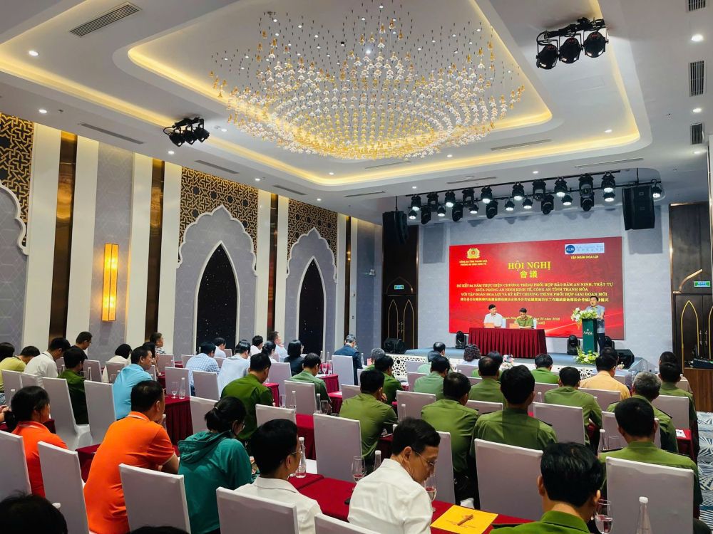 Tại hội nghị, đã nêu lên kết quả trong quá trình phối hợp thực hiện, đặc biệt trong công tác đảm bảo an ninh trật tự, xử lý tình trạng “tín dụng đen” trong công nhân. Ảnh: Công an Thanh Hóa