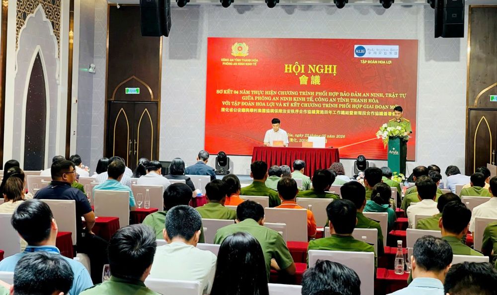 Hội nghị sơ kết về chương trình phối hợp đảm bảo an ninh trật tự giữa Phòng An ninh kinh tế Công an Thanh Hóa và Tập đoàn Hoa Lợi. Ảnh: Công an Thanh Hóa