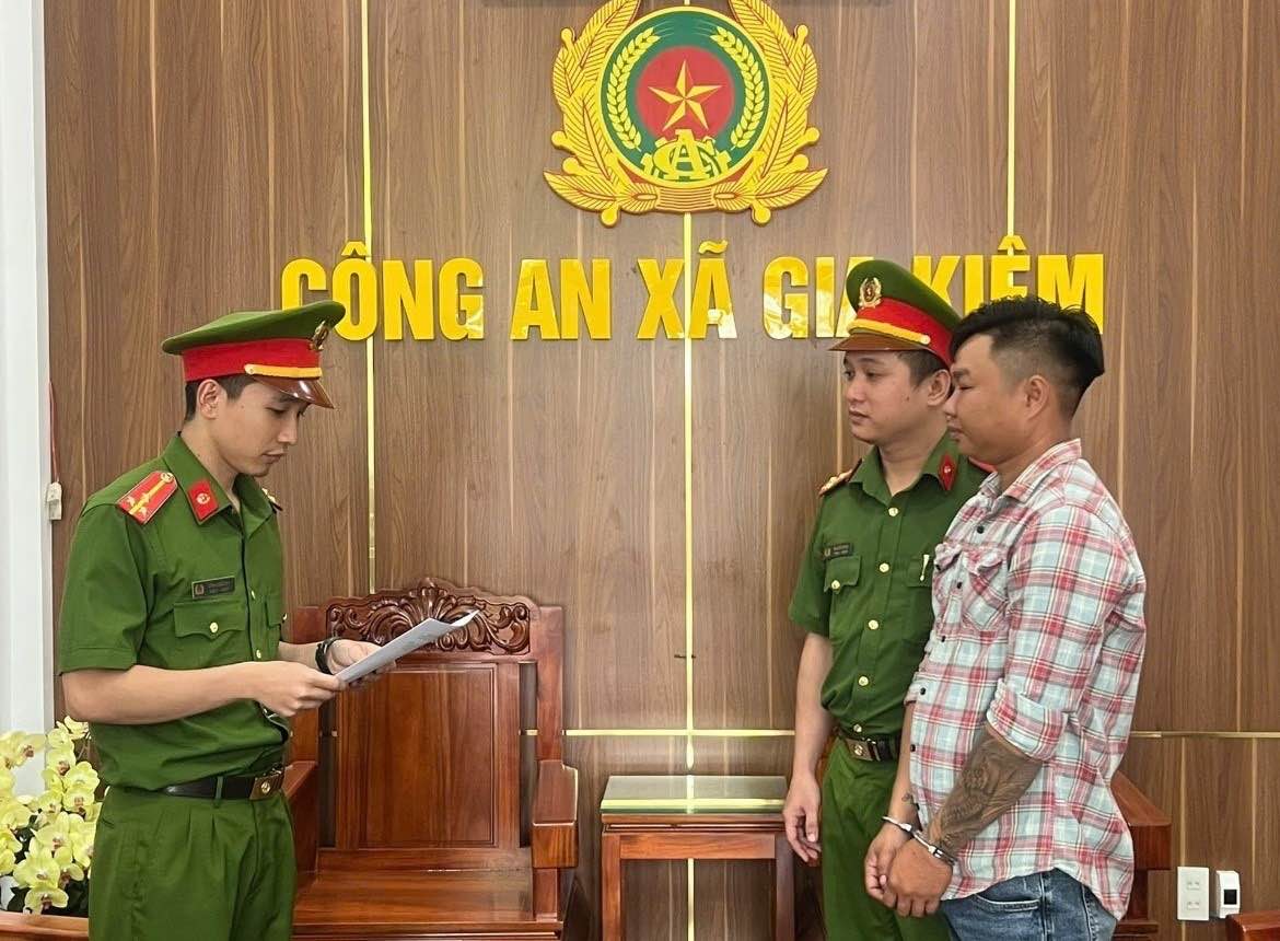 Bị can Nguyễn Đức Tiến tại cơ quan công an. Ảnh: Công an TP Đồng Nai