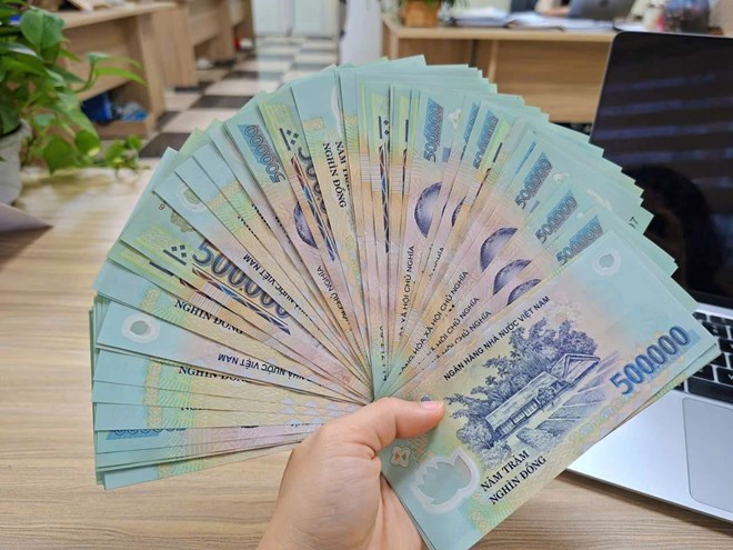 BIDV applies a savings interest rate framework for individual customers in the range of 0.5-6%/year. Photo: Thach Lam
