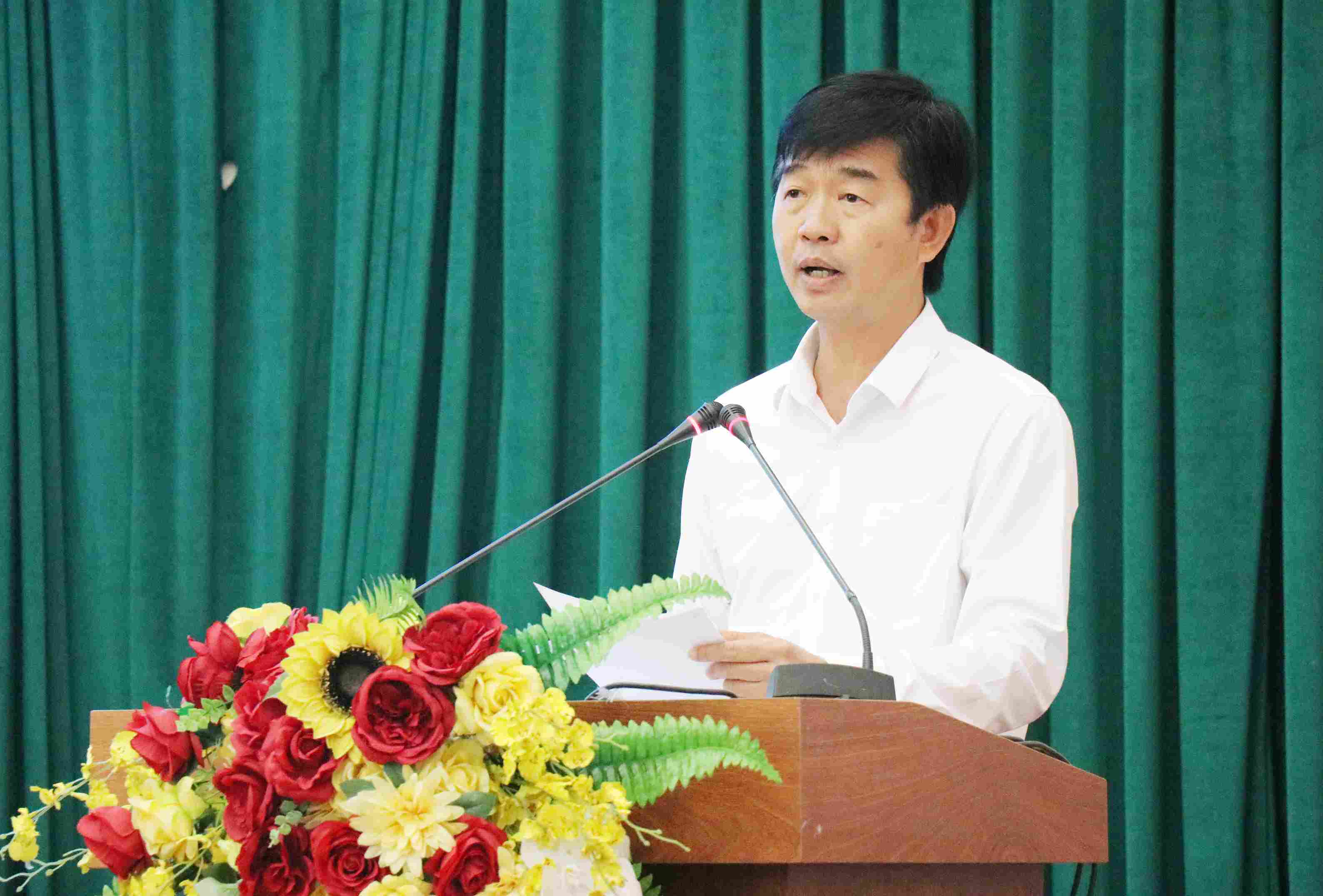 Ông Phan Nguyễn Hoàng Tân - Giám đốc Sở Nông nghiệp và Môi trường tỉnh Lâm Đồng phát biểu tại hội nghị. Ảnh: Thần Hy