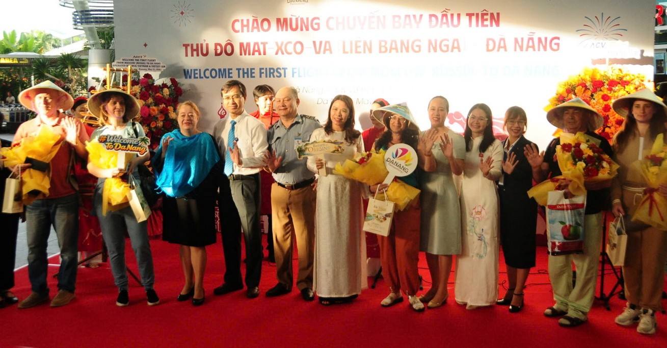 Da Nang has organized a welcome flight from Russia. Photo: Tra Ban