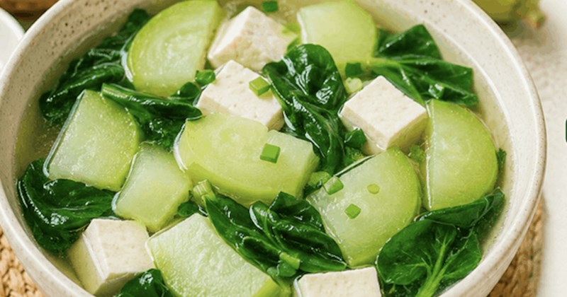 Canh rau củ hỗ trợ giải độc gan mùa hè