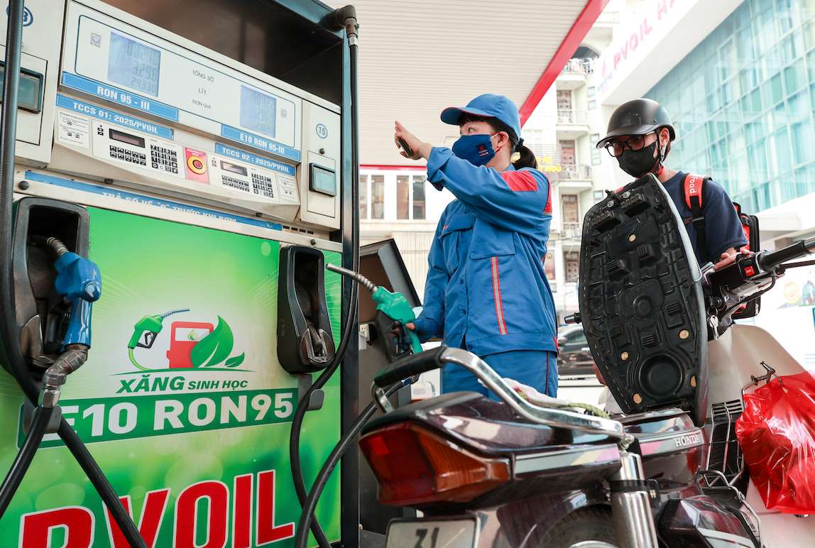 Forecast in the price adjustment session next week, domestic gasoline and oil prices may decrease. Photo: Hai Nguyen