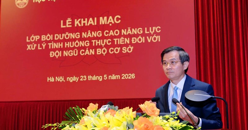Tập huấn cán bộ cơ sở ứng phó tình huống thực tế