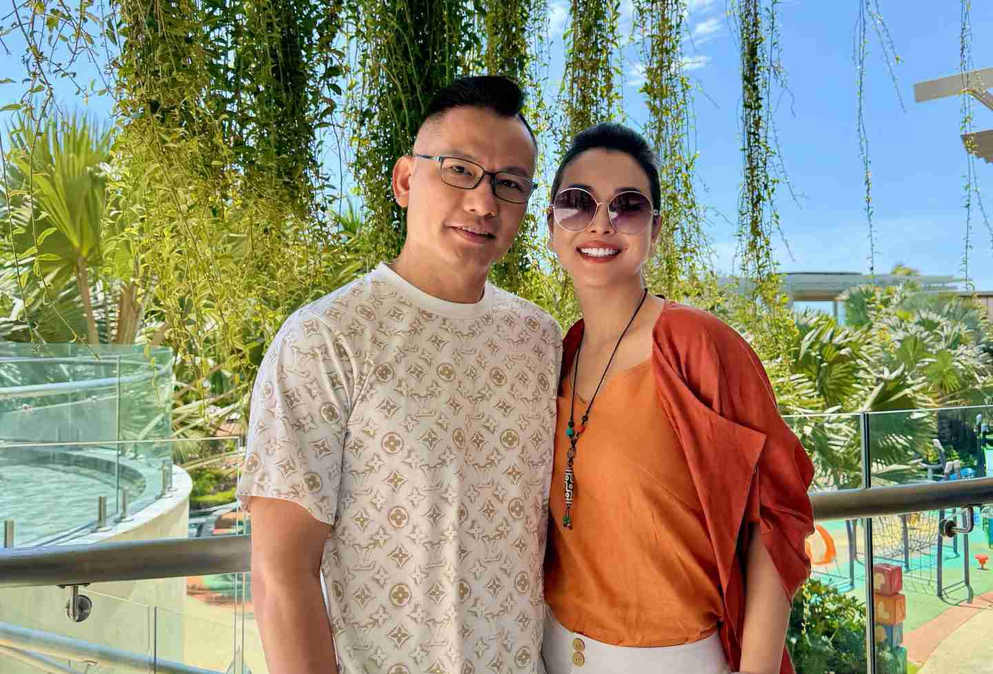 Miss Jennifer Pham and her husband often go on vacation together. Photo: NVCC