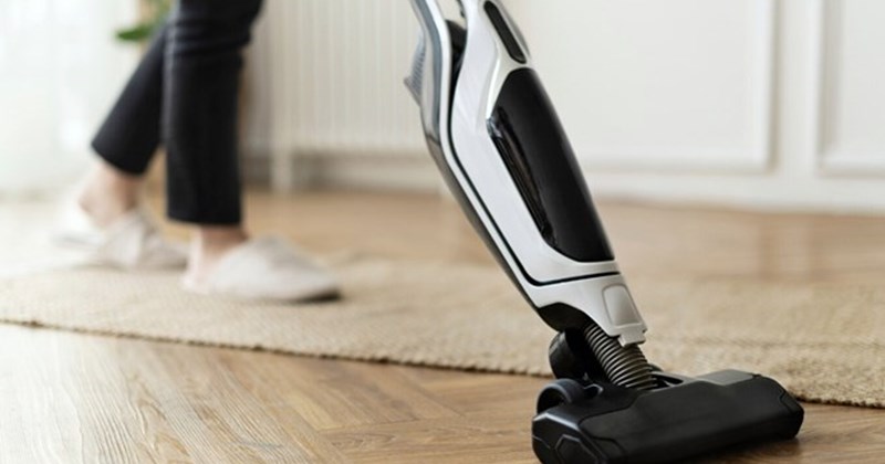 Máy hút bụi bốc mùi khó chịu: Nguyên nhân và cách xử lý