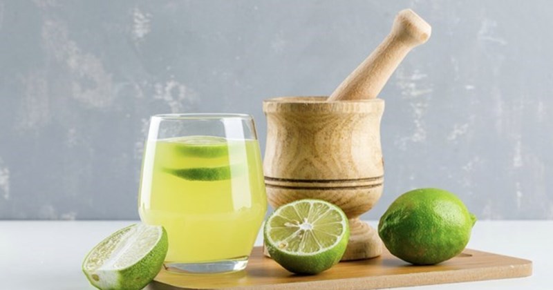 Giấm hay nước chanh: Đâu là lựa chọn làm sạch nhà hiệu quả?