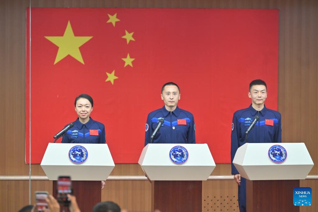 3 astronauts preparing to receive missions on China's Shenzhou 23 ship. Photo: Xinhua