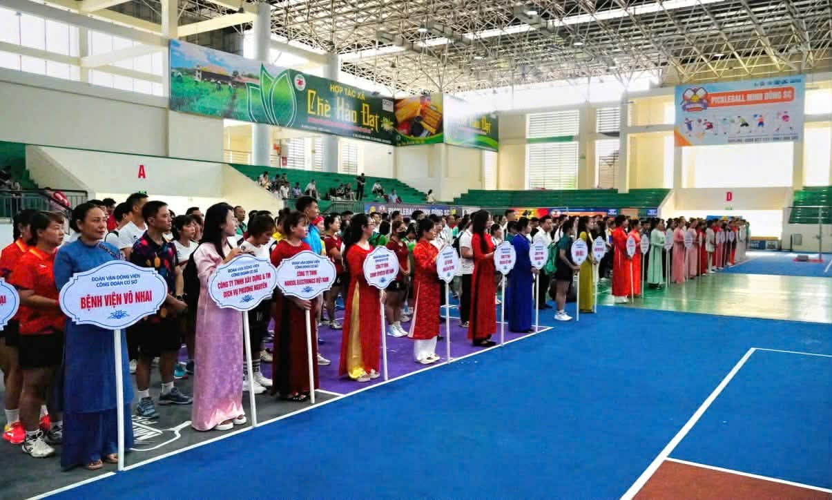 Đông đảo đoàn viên, CNVCLĐ tham dự hội thao. Ảnh: Công đoàn Thái Nguyên