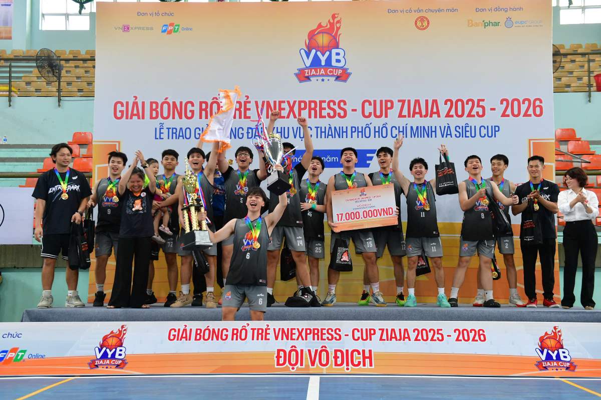 The VnExpress Youth Basketball Championship 2025-2026 has officially closed with fiery competitions. Photo: Hai Yen
