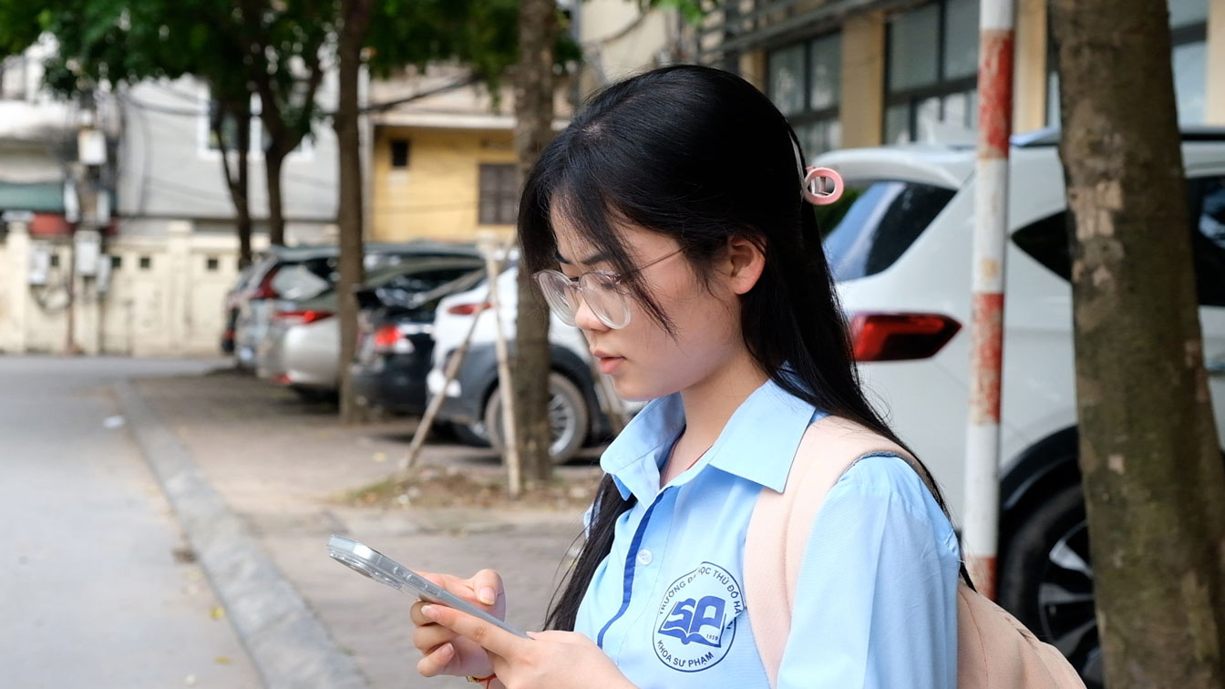 Bạn Nguyễn Khánh Ly kỳ vọng việc đưa vaccine HPV vào danh mục tiêm chủng bắt buộc sẽ tạo cơ hội cho người dân được chăm sóc sức khoẻ tốt hơn. Ảnh: Mỹ Ly