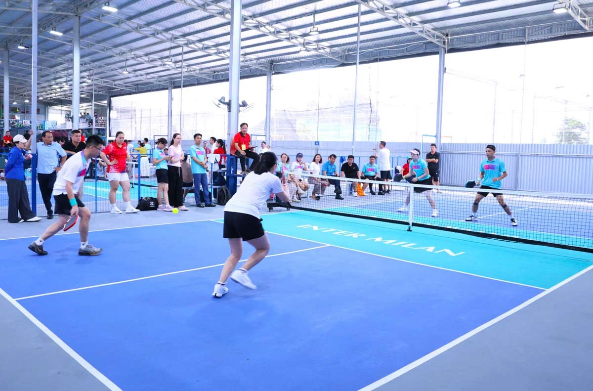 Athletes compete in pickleball. Photo: Doan Hung
