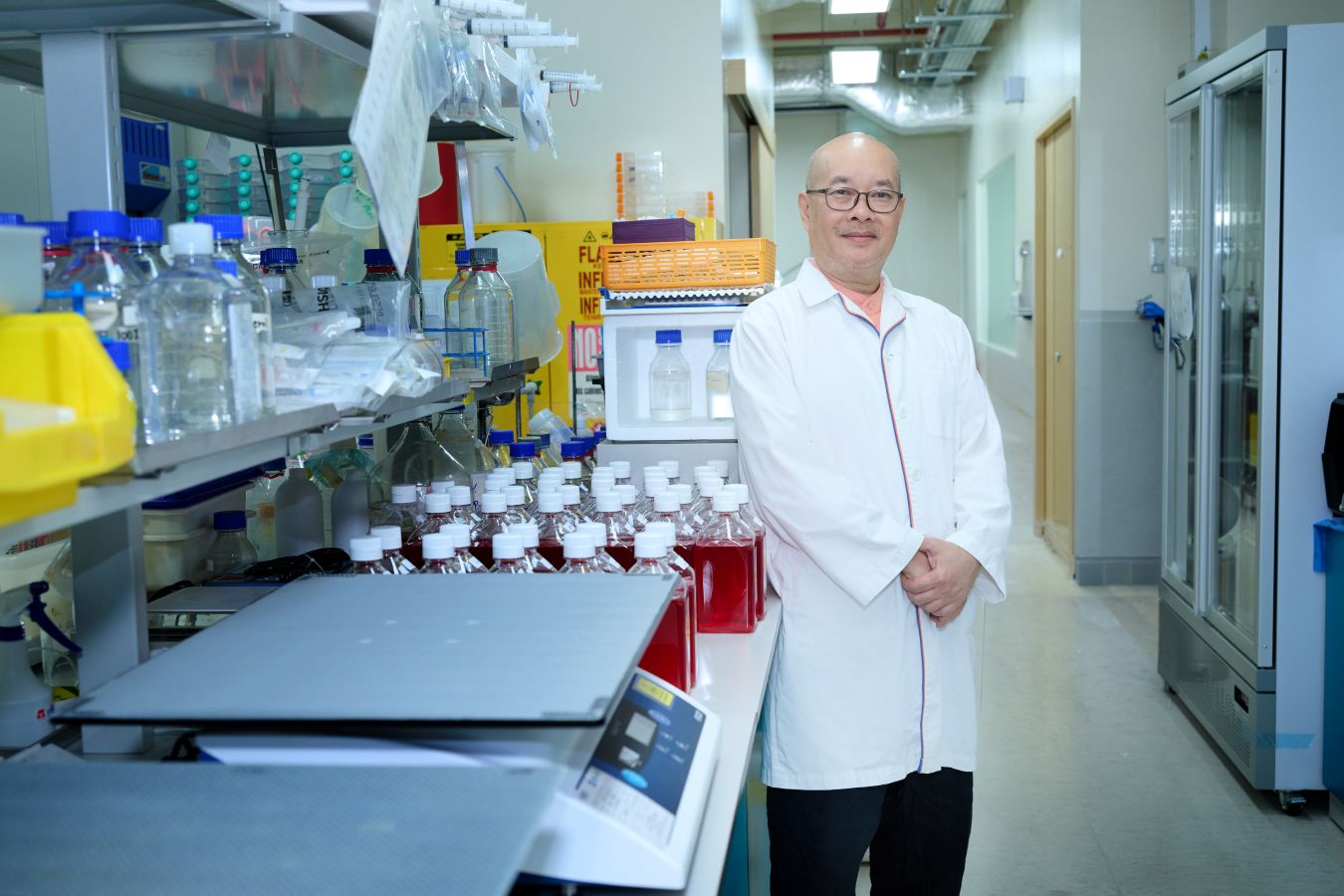 Assoc. Prof. Phan Toan Thang spent nearly 20,000 days and nights squeezing out his heart and mind for the "gift of Mother Nature". Photo: Hong Anh