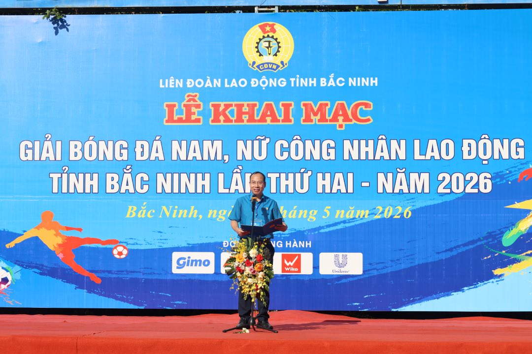 Ông Lê Đức Thọ - Phó Chủ tịch Liên đoàn Lao động tỉnh Bắc Ninh phát biểu khai mạc. Ảnh: Quyết Chiến 