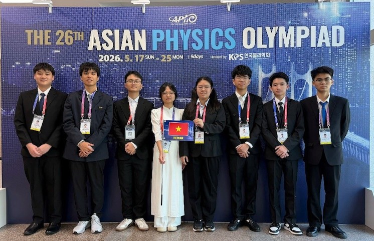 8/8 học sinh Việt Nam giành Huy chương tại Olympic Vật lí Châu Á 2026. Ảnh: MOET 