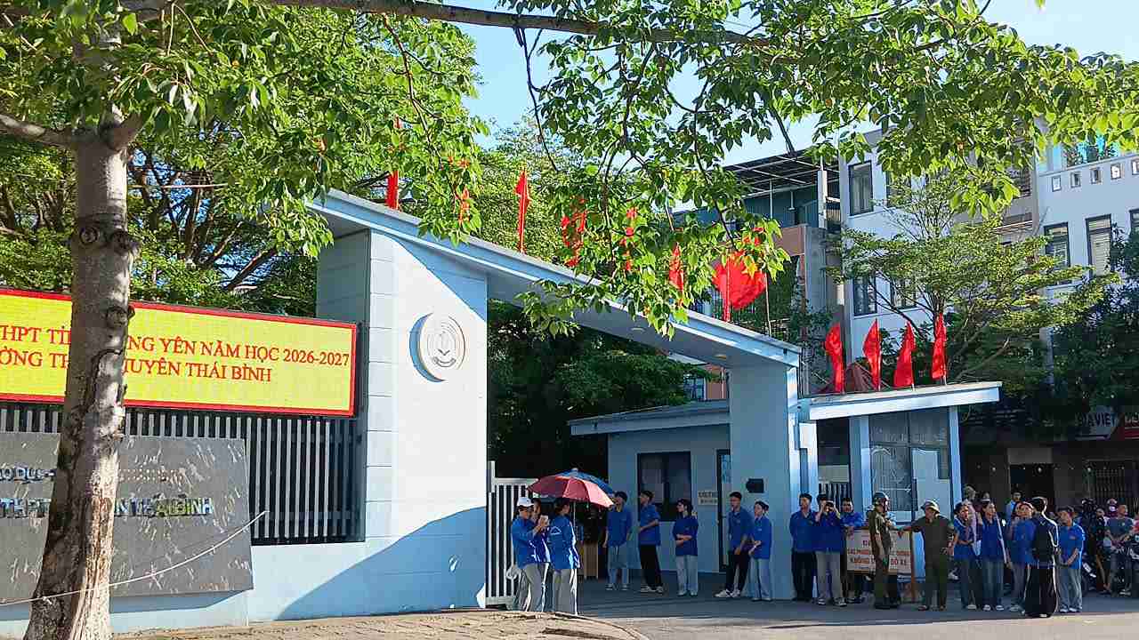The 10th grade entrance exam in Hung Yen was organized safely and in accordance with regulations. Photo: Hai Minh