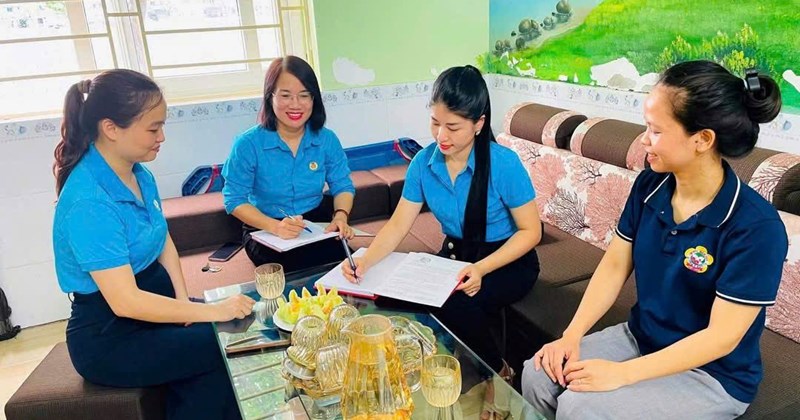 Kiểm tra việc thực hiện Điều lệ Công đoàn tại Trường Mầm non Việt - Anh