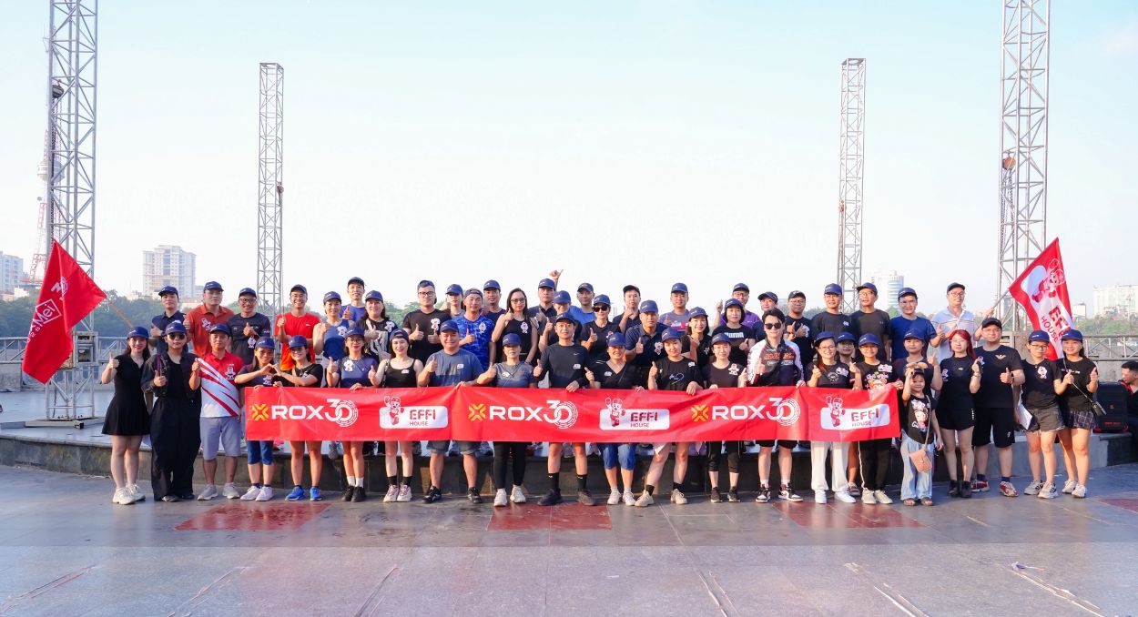 ROX people are together continuing their 30-year journey with persistent steps. Photo: ROX
