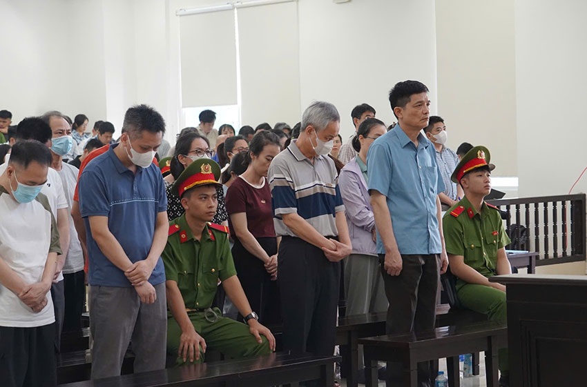 Phiên tòa phúc thẩm liên quan đến hành vi nhận hối lộ của 2 cựu Cục trưởng Cục An toàn thực phẩm. Ảnh: Quang Việt