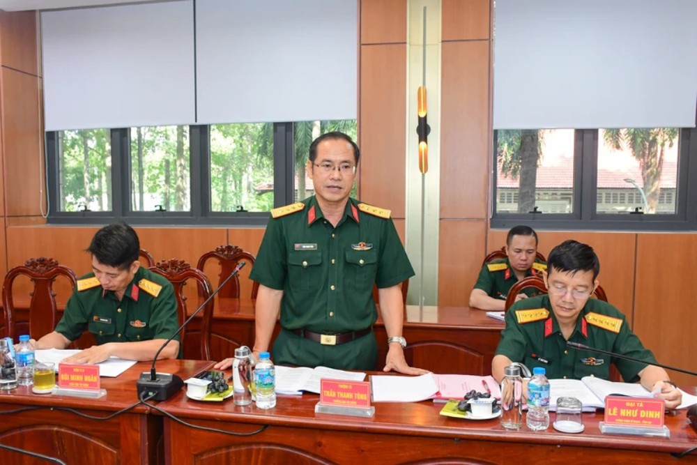 Senior Lieutenant Colonel Tran Thanh Tung - Head of the Finance Department of the Political Department holds the position of Assistant to the Inspection Agency of the Party Committee of Military Region 7. Photo: Ngoc Tuan