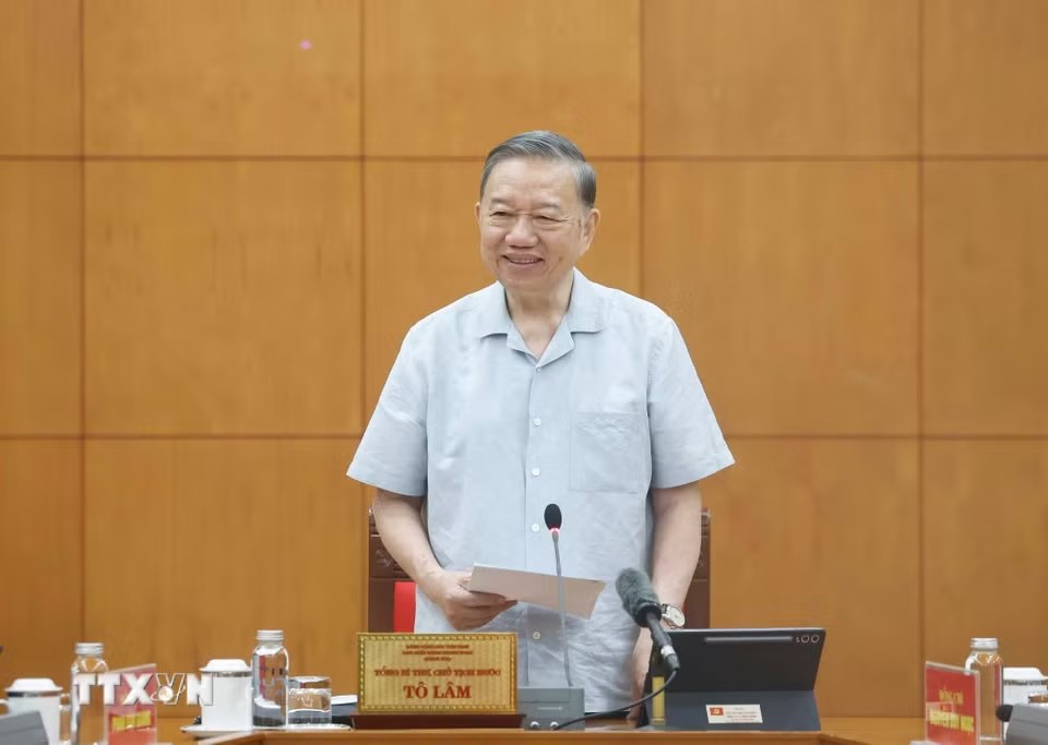 General Secretary and President To Lam chairs a meeting on the policy on basic scientific research work, morning of May 25. Photo: VNA