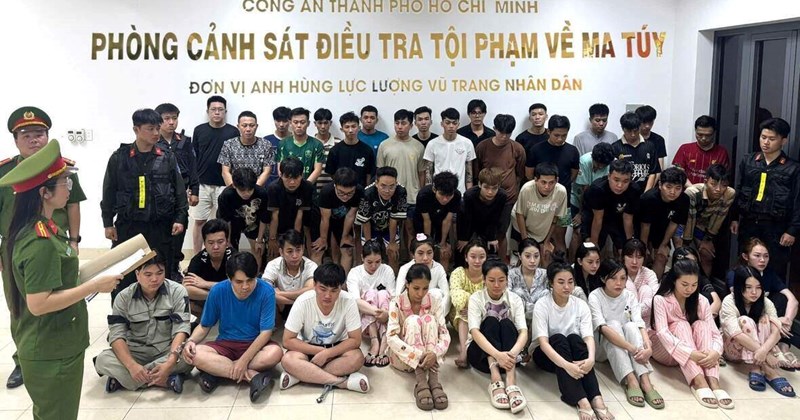 Triệt phá đường dây ma túy tại quán bar Revo, truy tố 50 đối tượng