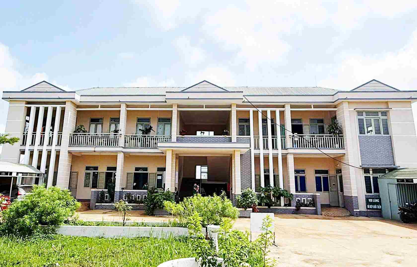 Trạm Y tế xã biên giới Quảng Trực hiện nay. Ảnh: Dương Phong 