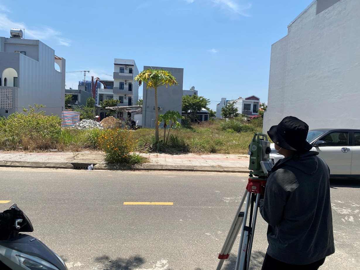 Intense heat in Da Nang, warning of disaster risk level 1, beware of heat shock when working outdoors. Photo: Tra Ban