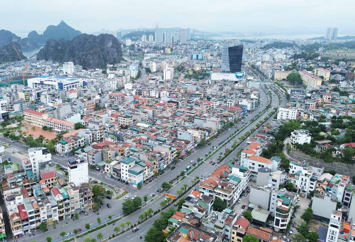 Overview of Ha Long ward, Quang Ninh province. Photo: Doan Hung
